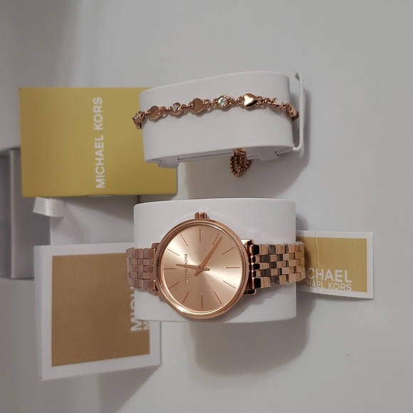 Michael Kors Ladies Pyper Watch And Bracelet Gift Set - Picture 3 of 9